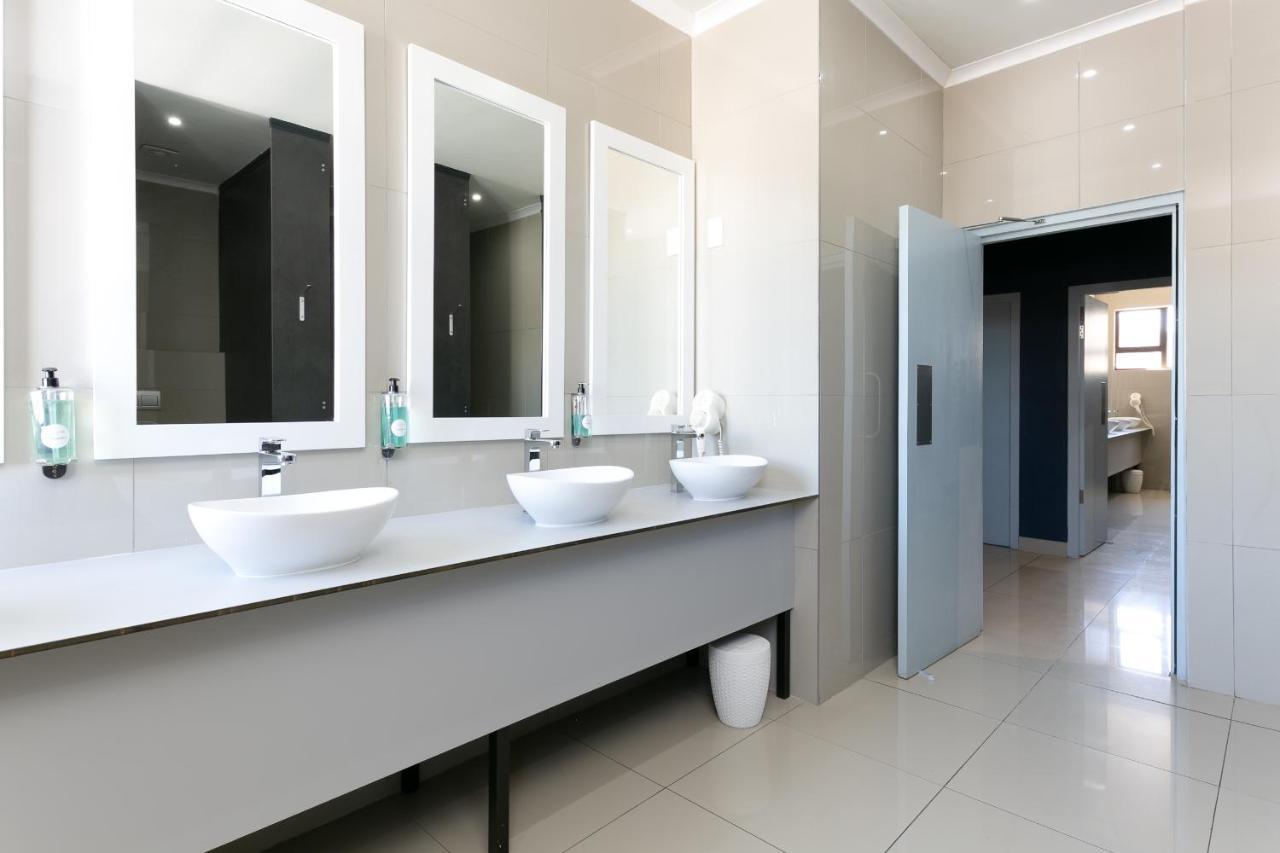 הרמנוס Zzzone Boutique Hostel מראה חיצוני תמונה