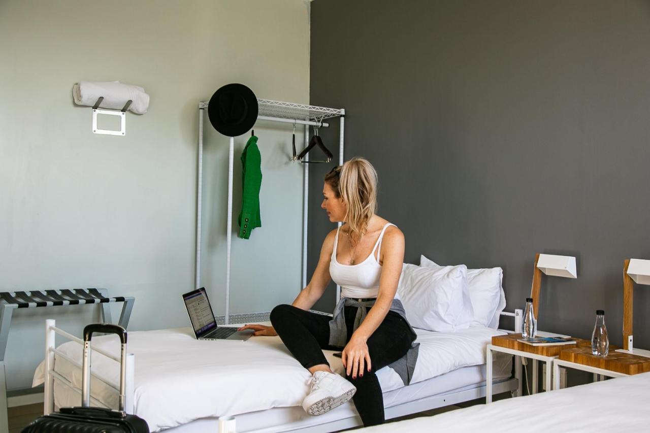 הרמנוס Zzzone Boutique Hostel מראה חיצוני תמונה