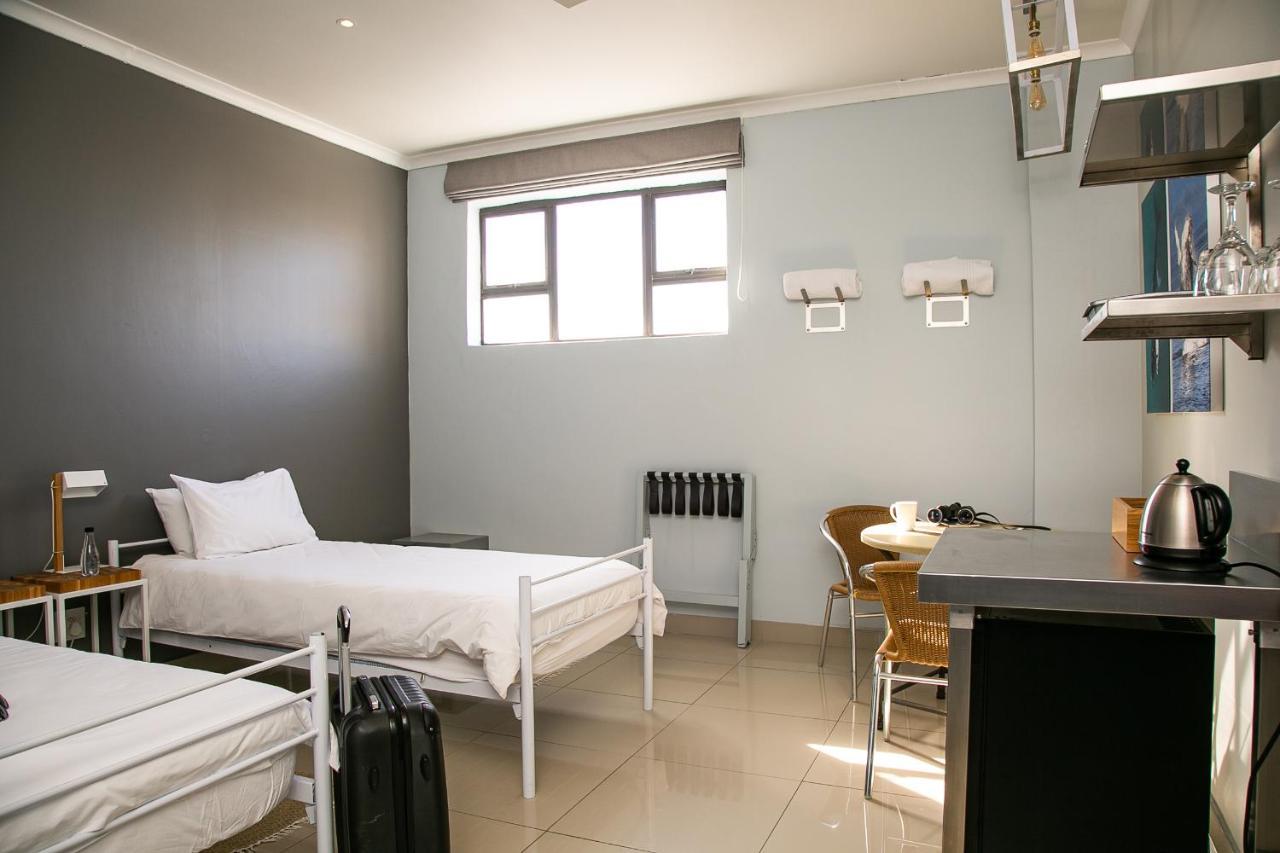 הרמנוס Zzzone Boutique Hostel מראה חיצוני תמונה