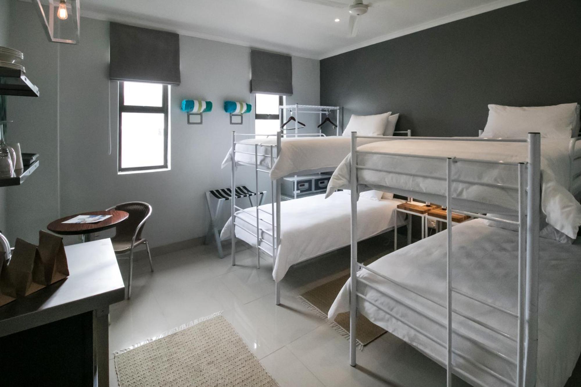 הרמנוס Zzzone Boutique Hostel מראה חיצוני תמונה